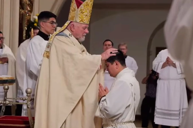 ordenacion-sacerdotal-christian-mendieta-arquidiocesis-de-miami-1778463337.webp